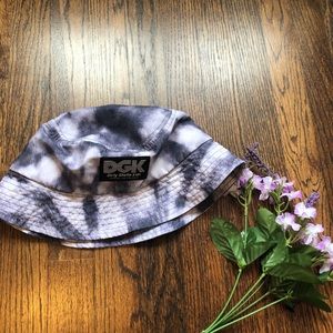 tie dye bucket hat!